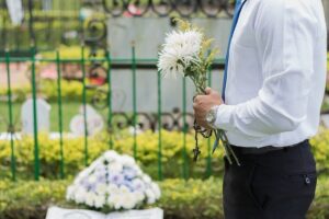 Kremacja czy tradycyjny pogrzeb