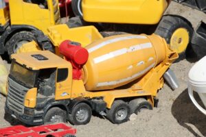 Beton i jego rodzaje – kilka informacji o najważniejszym materiale budowlanym
